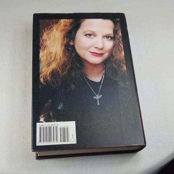 Dance Macabre Anita Blake Vampire Hunter Hardcover Book by Laurell K Hamilton - Picture 7 of 13